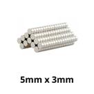 Kit 50 Peças Imã Neodímio Disco Magnético N35 5 x 3 mm Super Forte Potente Redondo Kit 50 Peças Imã Neodímio Disco Magnético N35 5 x 3 mm Super Forte Potente Redondo