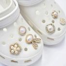 Kit 6 Pins Luxo Dourado com Strass e Pérolas para Babuche