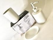 Kit Banheiro 3 Peças, com 1 Porta sabonete líquido, 1 saboneteira e 1 porta escovas Cerâmica Branca