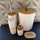 Kit banheiro com 6 peças lixeira escova sanitária porta escova sabonete líquido saboneteira branca com tampa de bambu Kit banheiro com 6 peças lixeira escova sanitária porta escova sabonete líquido saboneteira branca com tampa de bambu
