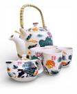 Kit Bule de Chá Alça Madeira + Mini Bule e 4 Copos Porcelana Cor:Peixes Kit Bule de Chá Alça Madeira + Mini Bule e 4 Copos Porcelana Cor:Peixes