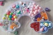 Kit C/ 500 Peças Miçangas Infantil montagem Phone Strap Pulseiras Presente brinquedo educativo Kit C/ 500 Peças Miçangas Infantil montagem Phone Strap Pulseiras Presente brinquedo educativo