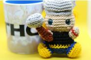 Kit Caneca com Amigurumi Thor Kit Caneca com Amigurumi Thor