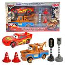 Kit Carros McQueen E Mate C/ Acessórios De Trânsito Disney Carros - Toyng Kit Carros McQueen E Mate C/ Acessórios De Trânsito Disney Carros - Toyng