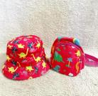Kit Chapéu Boné Bucket mais Mochila Dupla Face Feminino Moda Praia Infantil Kit Chapéu Boné Bucket mais Mochila Dupla Face Feminino Moda Praia Infantil