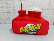 Kit Cinema Almofada Personalizada Bazinga + Balde Pipoca + Copo com Tampa Canudo