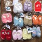 Kit com 10 Sapatinhos de Bebê de Tricô - 0 a 3 meses