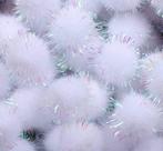 Kit com 100 Pompom em Lurex 1.5cm Branco Furta Cor