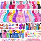 Kit com 110 Roupas e Acessórios para Bonecas TQRAZ - Presente Ideal para Meninas
