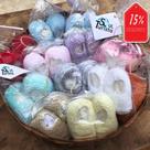 Kit com 13 Sapatinhos de Bebê de Tricô Cores Diversas - 0 a 3 meses
