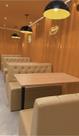 Kit Com 2 Poltronas e 1 Mesa Amadeirada Para Comércio 1.10cm Restaurante Bistrô