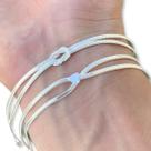 Kit com 2 Pulseiras Femininas de Prata 925 Nó Coração 2 Fios Kit com 2 Pulseiras Femininas de Prata 925 Nó Coração 2 Fios