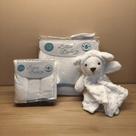 Kit com Naninha Ovelha + Toalha com Capuz + 3 Babitas Azul - Laço Bebê Kit com Naninha Ovelha + Toalha com Capuz + 3 Babitas Azul - Laço Bebê