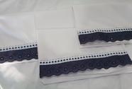 Kit de Fronhas para Berço Azul marinho e branco 3pçs Galao e Bordado ingles