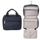Kit de higiene pessoal de viagem suspenso Baggallini Lightweight 15x25 cm
