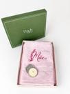 Kit Dia das Mães com 2 Toalhas Quebec Personalizadas Caixa de Presente e Vela Aroma Chocolate Banho e Rosto 100 Algodão 500 Gramatura