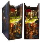 Kit DIY Miniature House Dollhouse MiniAlley Book Nook com LED