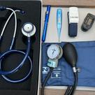 Kit Enfermagem Estagio Acadêmico Azul Esteto Duplo BIC Esfigmo Oxímetro Garrote Lanterna Term