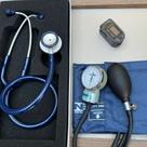 Kit Enfermagem Estagio Acadêmico Azul Estetoscópio Duplo BIC Esfigmomanômetro P.A Med e Oxímetro Kit Enfermagem Estagio Acadêmico Azul Estetoscópio Duplo BIC Esfigmomanômetro P.A Med e Oxímetro