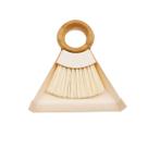 Kit escova de bambu e pá pequeno para limpeza - Oikos Kit escova de bambu e pá pequeno para limpeza - Oikos