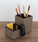 Kit Escritório em material sintético Fendi Porta Lápis Canetas e Clips Kit Escritório em material sintético Fendi Porta Lápis Canetas e Clips