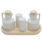 Kit Galheteiro 5 peças Azeite, Vinagre, Sal e Paliteiro - Porcelana e Pinus - Bandeja Oval Kit Galheteiro 5 peças Azeite, Vinagre, Sal e Paliteiro - Porcelana e Pinus - Bandeja Oval