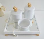 Kit Higiene K049 Bandeja MDF Porcelanas Apliques Dourado Quarto Bebê