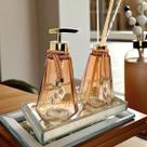 Kit Lavabo Completo Ambar Com Bandeja Vidro Super Luxo Saboneteira Difusor Banheiro Presente Casamento