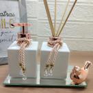 Kit Lavabo Difusor Porta Sabonete Líquido Bandeja Espelhada Enfeite Decorativo-Dispenser Organizadores e Decoração Para Banheiro-Branco e Rosê Gold