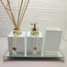 Kit Lavabo Porta Sabonete Difusor Aromatizador Porta Escova Pincel Maquiagem Bandeja Decorativa-Organizadores Decoração Casa-Branco e Dourado Kit Lavabo Porta Sabonete Difusor Aromatizador Porta Escova Pincel Maquiagem Bandeja Decorativa-Organizadores Decoração Casa-Branco e Dourado
