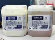 Kit Lavanderia Profissional Total Soft: Detergente Laundry Pro 10L + Amaciante 10L Wet Cleaning Kit Lavanderia Profissional Total Soft: Detergente Laundry Pro 10L + Amaciante 10L Wet Cleaning