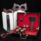 KIT MALETA SADO LUXO PRETO COM VERMELHO - Fetiche e Bondage