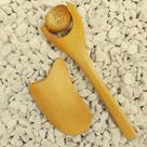 Kit Massagem Facial com Rolo Massageador Roller e Gua Sha de Bambu