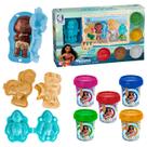 Kit Massinha De Modelar Colorida Moana Disney Brinquedo Com Moldes Personagens 5 Potinhos De Massa - Cotiplás Kit Massinha De Modelar Colorida Moana Disney Brinquedo Com Moldes Personagens 5 Potinhos De Massa - Cotiplás