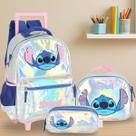 Kit Mochila com Rodas + Lancheira + Estojo Triplo Luxo Stitch Holográfica
