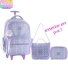 Kit Mochila Grande Com Rodas Estampa Arco Íris Candy Vertical Exterior em PVC Escolar Feminina Kit Mochila Grande Com Rodas Estampa Arco Íris Candy Vertical Exterior em PVC Escolar Feminina
