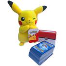 Kit Pelúcia Pikachu e Lote Pack 100 Cartas Pokémon