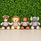 Kit Pelúcia Safari Bebê 4 Peças 15cm Leão Elefante Macaco Girafa Decoração Infantil Quarto Bebê Kit Pelúcia Safari Bebê 4 Peças 15cm Leão Elefante Macaco Girafa Decoração Infantil Quarto Bebê