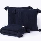 Kit Peseira Manta Pompom Trico Sofá Cama King 260x60cm + 2 Capas de Almofada Istambul