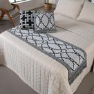 Kit Peseira Pezeira de Cama Queen com Almofadas Estampa Grega - 5 Peças