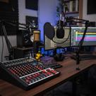 Kit Podcast Sistema Setup Podcast Radio Web Mesa de Som Interface USB Com 4 Microfones