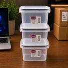 Kit Potes Herméticos Quadrados 1,5 L com Travas Laterais Pote para Alimentos Organizador de Geladeira Kit Potes Herméticos Quadrados 1,5 L com Travas Laterais Pote para Alimentos Organizador de Geladeira