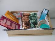 Kit presente skincare e maquiagem para o rosto e os olhos. Kit presente skincare e maquiagem para o rosto e os olhos.