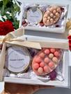 Kit Presente Vela Aromática e Sabonete Massageador Rosas Kit Presente Vela Aromática e Sabonete Massageador Rosas