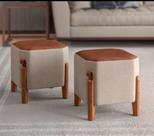 Kit Puff Decorativo Kelly revestido em linho marrom com detalhe em material sintético caramelo