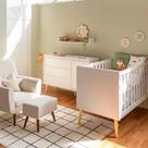 Kit Quarto Theo com Pés Retrô Natural - Berço + Cômoda 3 Gavetas e 1 Porta + Poltrona de Amamentação Lola com Puff - Branco