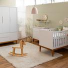 Kit Quarto Theo com Pés Square Mel - Berço + Cômoda 3 Gavetas + Guarda-Roupa 3 Portas - Branco Kit Quarto Theo com Pés Square Mel - Berço + Cômoda 3 Gavetas + Guarda-Roupa 3 Portas - Branco