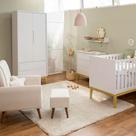 Kit Quarto Theo com Pés Square Natural - Berço+ Cômoda 3 Gavetas + Guarda-Roupa 2 Portas + Poltrona de Amamentação Lola com Puff - Branco e Cru