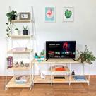 Kit Rack de TV Industrial 1,20m e Estante Escada Slim 5 Prateleiras Ferro e Madeira Natural e Branco Kit Rack de TV Industrial 1,20m e Estante Escada Slim 5 Prateleiras Ferro e Madeira Natural e Branco