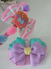 Kit tiara pompom cupcake,com laço colorido tamanho g, laço bico de pato 0,6 cm